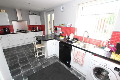 12 Leafield Drive, Bradford, BD2 3RX