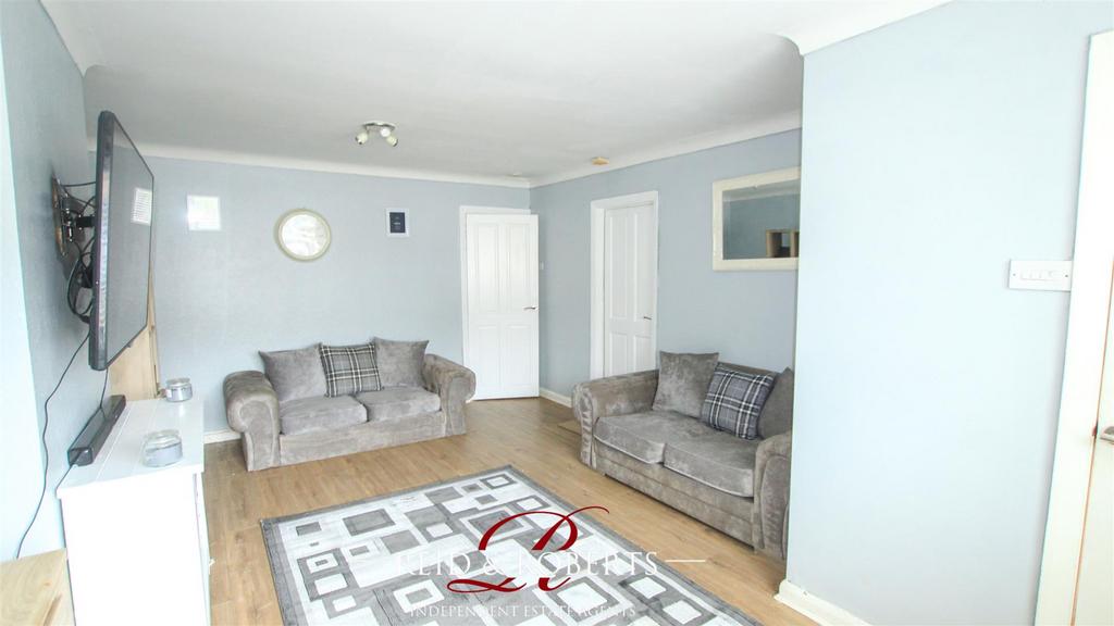 Ffordd Pentre, Mold 3 bed detached bungalow for sale £259,000