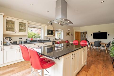 3 bedroom detached house for sale - Oldwich Lane West, Chadwick End, Solihull, B93 0BH