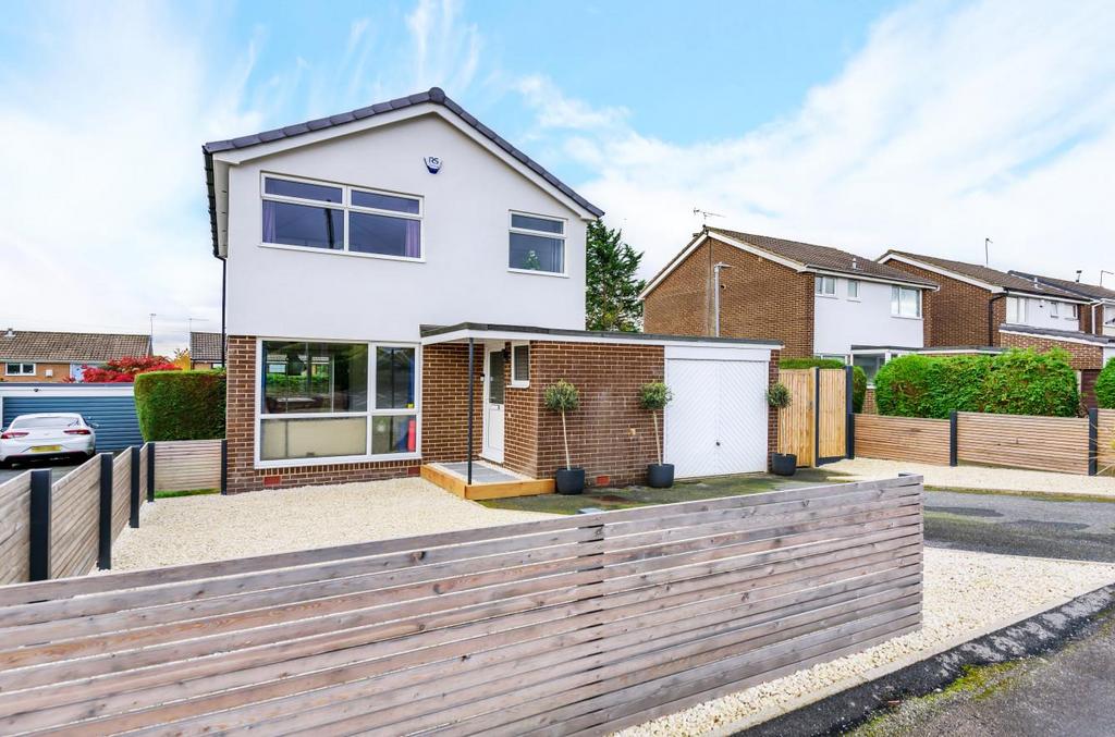 Holt Park Road, Adel, LS16 7QS 3 bed detached house £350,000