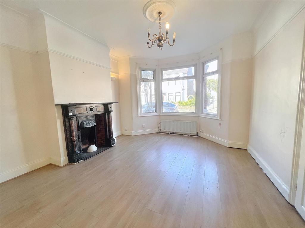Tilbury Road, East Ham 3 bed terraced house for sale £450,000