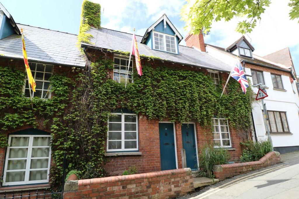 Gwynne Street, Hereford 2 bed terraced house £650 pcm (£150 pw)