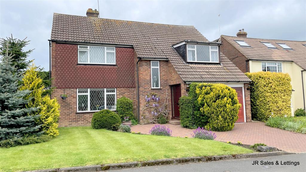 Thrush Lane, Cuffley 4 bed house £899,995