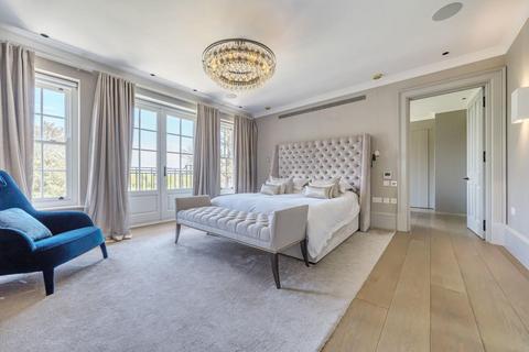 23 Pine Grove, London, N20 8LB