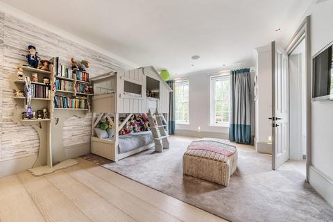 23 Pine Grove, London, N20 8LB