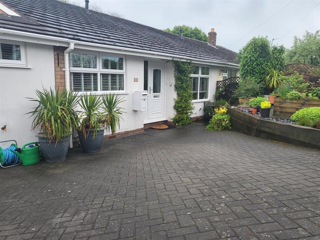 Willow Grove, Malvern 4 bed semidetached house for sale £325,000