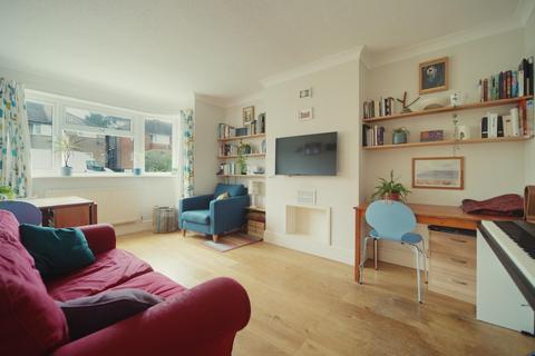 14 Meadow Close, London, SE6 3NW