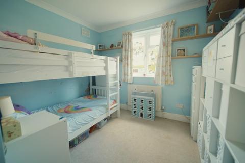 14 Meadow Close, London, SE6 3NW