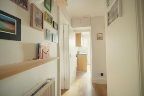 14 Meadow Close, London, SE6 3NW