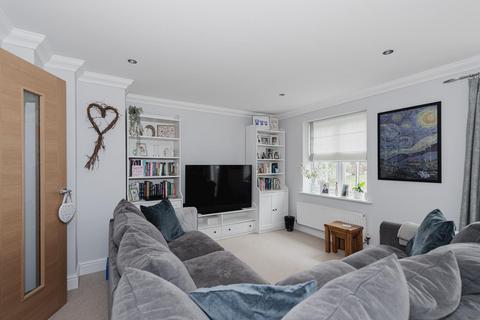 7 Highdown Close, Banstead, SM7 1AS