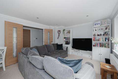 7 Highdown Close, Banstead, SM7 1AS