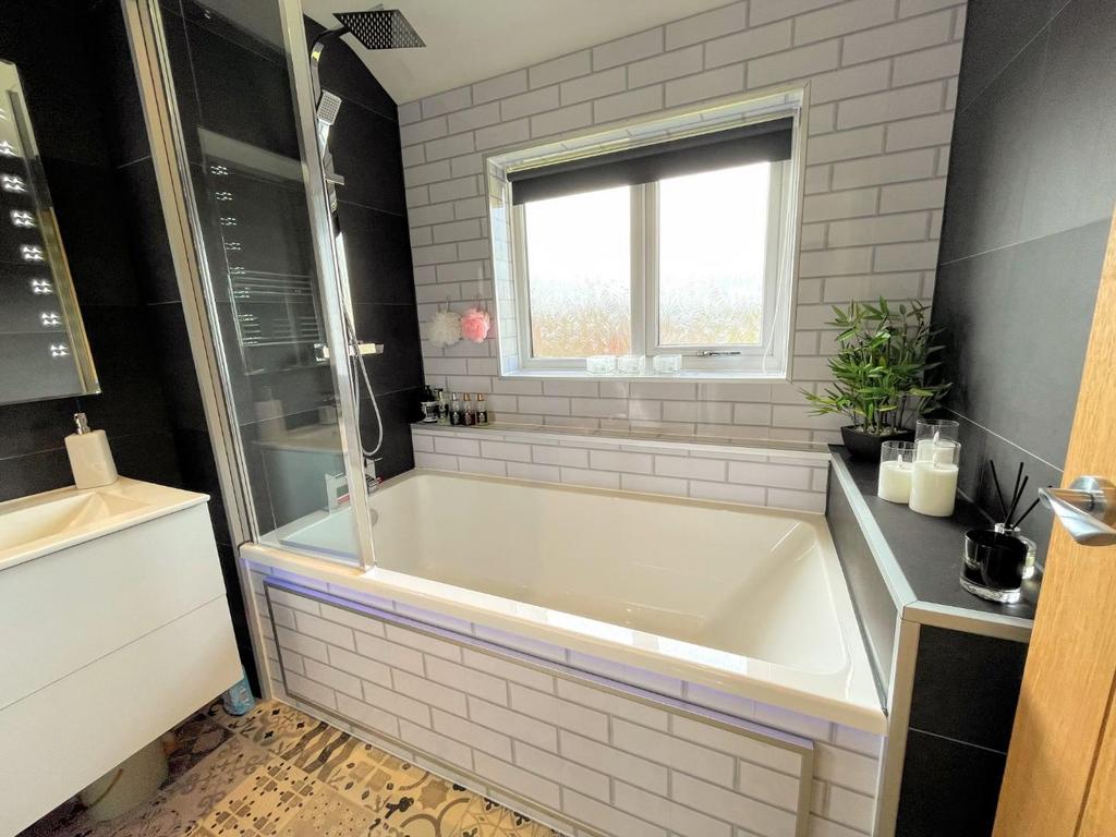 Bathroom/w.c.