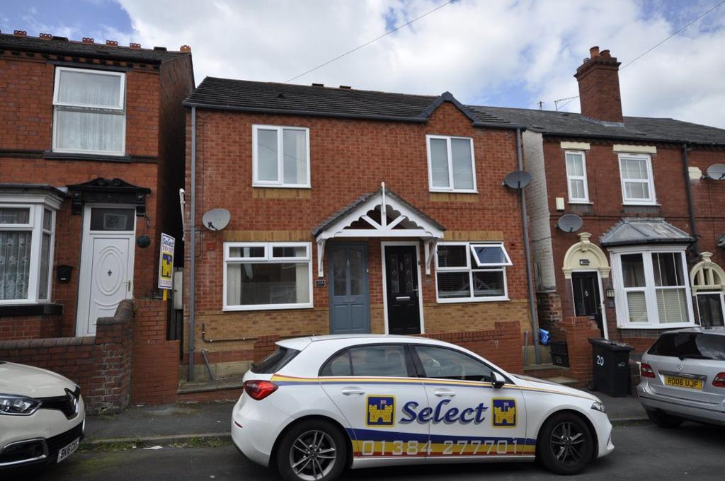 King Street, Lye 2 bed semidetached house £650 pcm (£150 pw)
