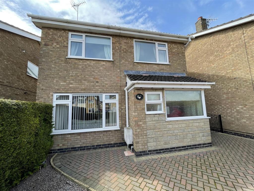 Caithness Road, Stamford 3 bed detached house £395,000