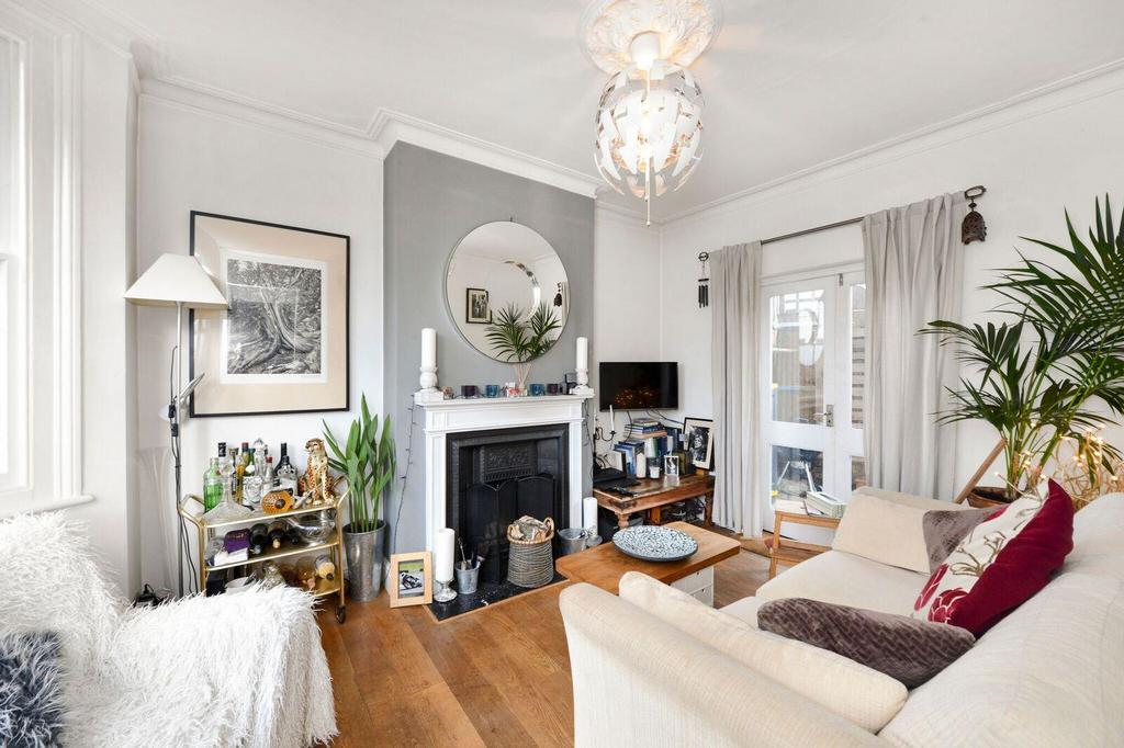 Coningsby Road, Ealing, W5 2 bed cottage for sale £675,000
