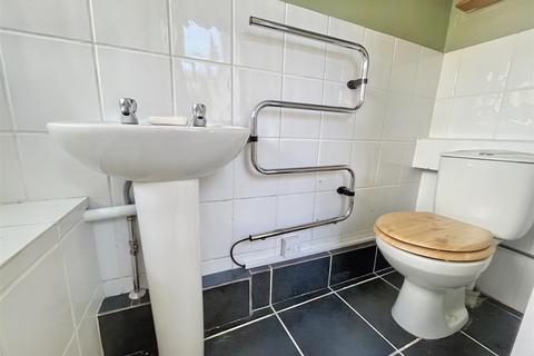 2 Heol Singleton, Llansaint, Kidwelly, SA17 5JG