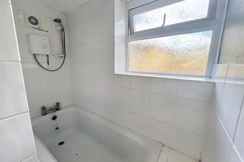 2 Heol Singleton, Llansaint, Kidwelly, SA17 5JG