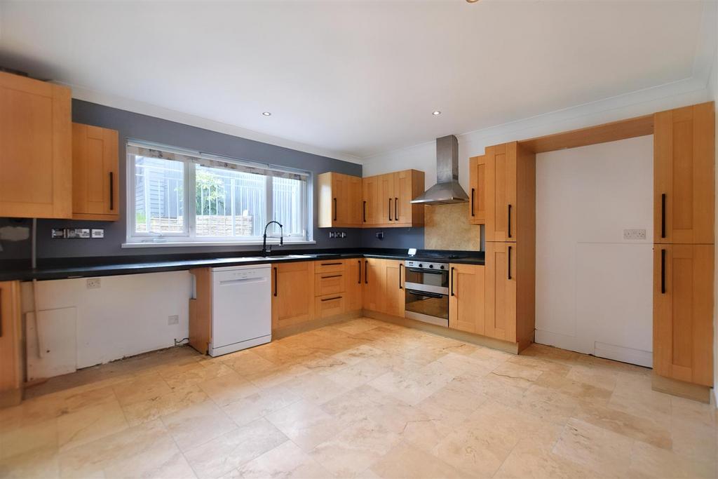 Parc Bagnall, Carmarthen 3 bed terraced house for sale £165,000