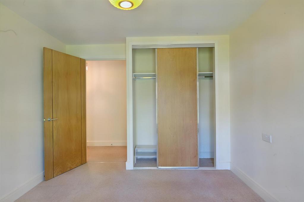 8547372-interior12-800.JPG