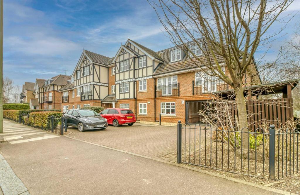 Holders Hill Road, Mill Hill 2 bed flat £1,800 pcm (£415 pw)