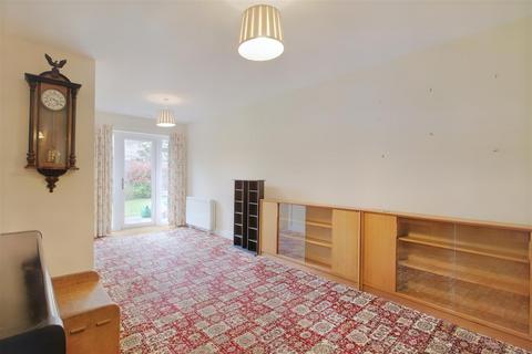 1 bedroom apartment for sale - Tresham Close, Kettering, Northamptonshire, NN15 7BX