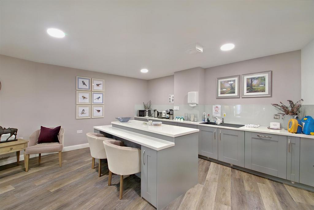 8550962-interior02-800.JPG