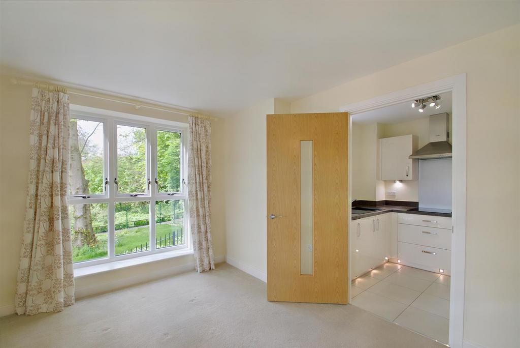 8550962-interior10-800.JPG