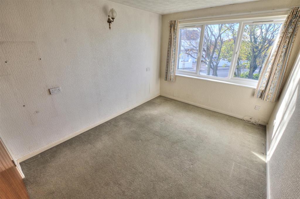 Nicholas Road, Liverpool L23 1 bed flat £85,000