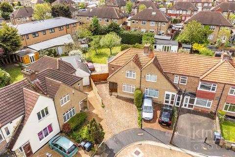 3 bedroom end of terrace house for sale - Ashford Crescent, Enfield