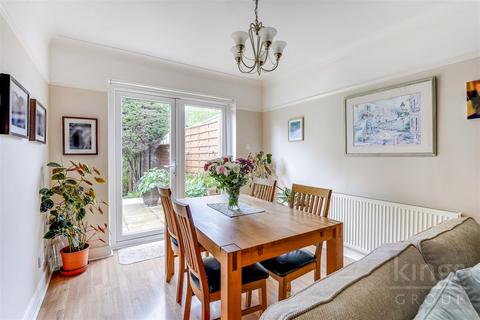 3 bedroom end of terrace house for sale - Ashford Crescent, Enfield