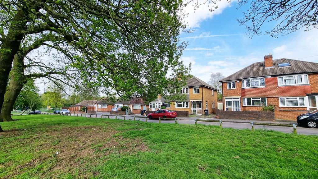 Angela Drive, Evington 3 bed semidetached house for sale £300,000