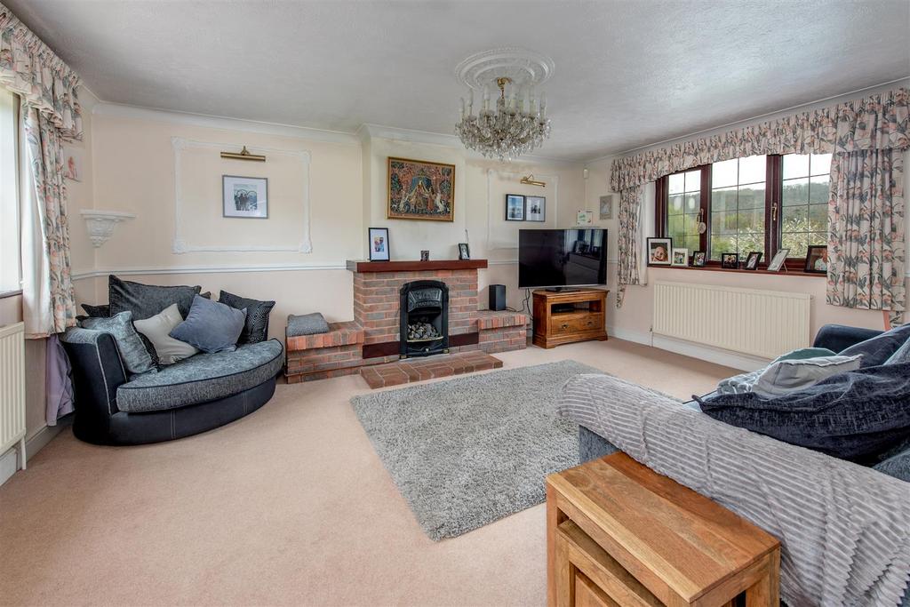 Stoke St. Mary, Taunton 2 bed detached house for sale £475,000