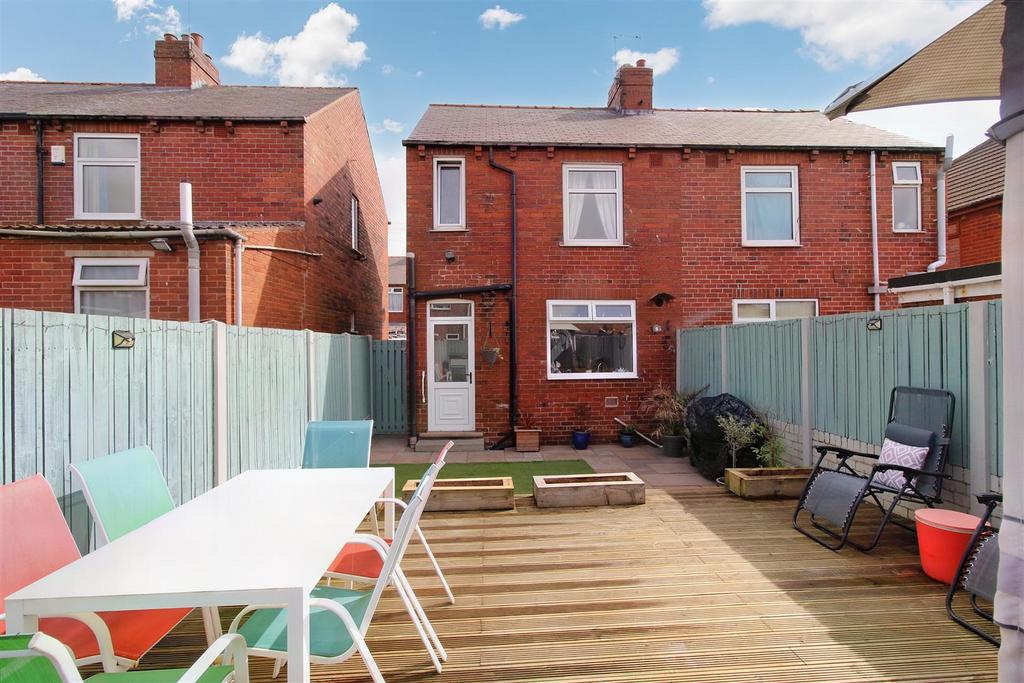 Winter Terrace, Pogmoor, Barnsley S75 2ES 2 bed semidetached house for