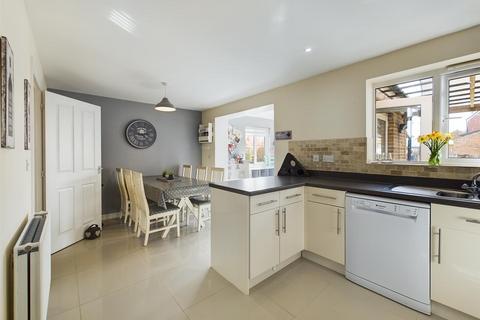 7 Bro Eithin, Cefneithin, Llanelli, SA14 7AZ