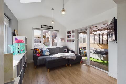 7 Bro Eithin, Cefneithin, Llanelli, SA14 7AZ