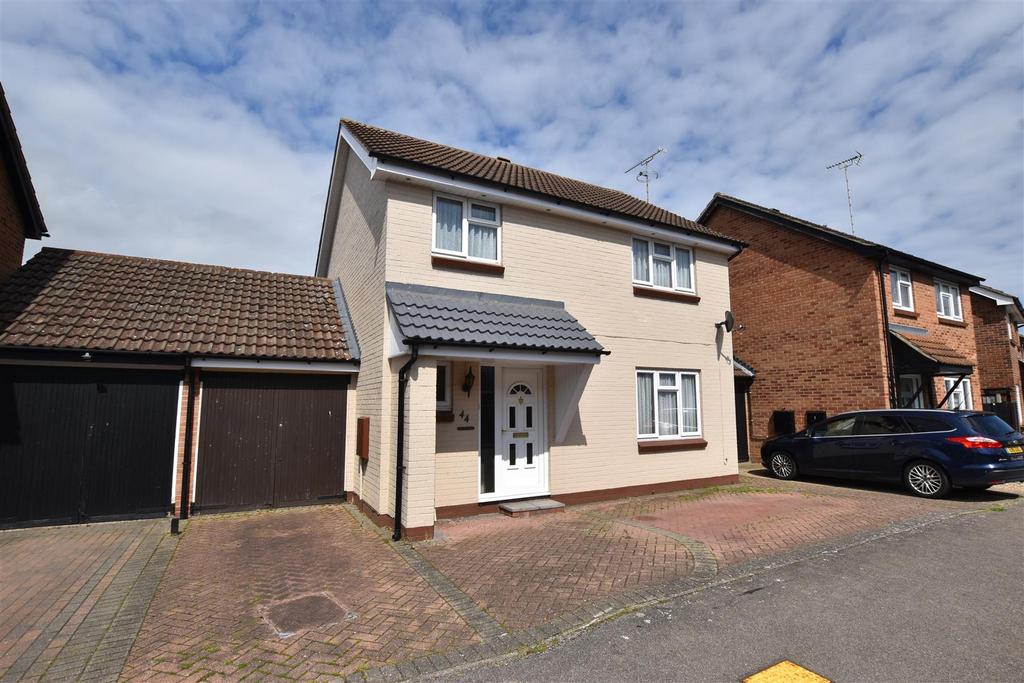 Coopers Avenue, Heybridge, Maldon 4 bed detached house for sale £370,000