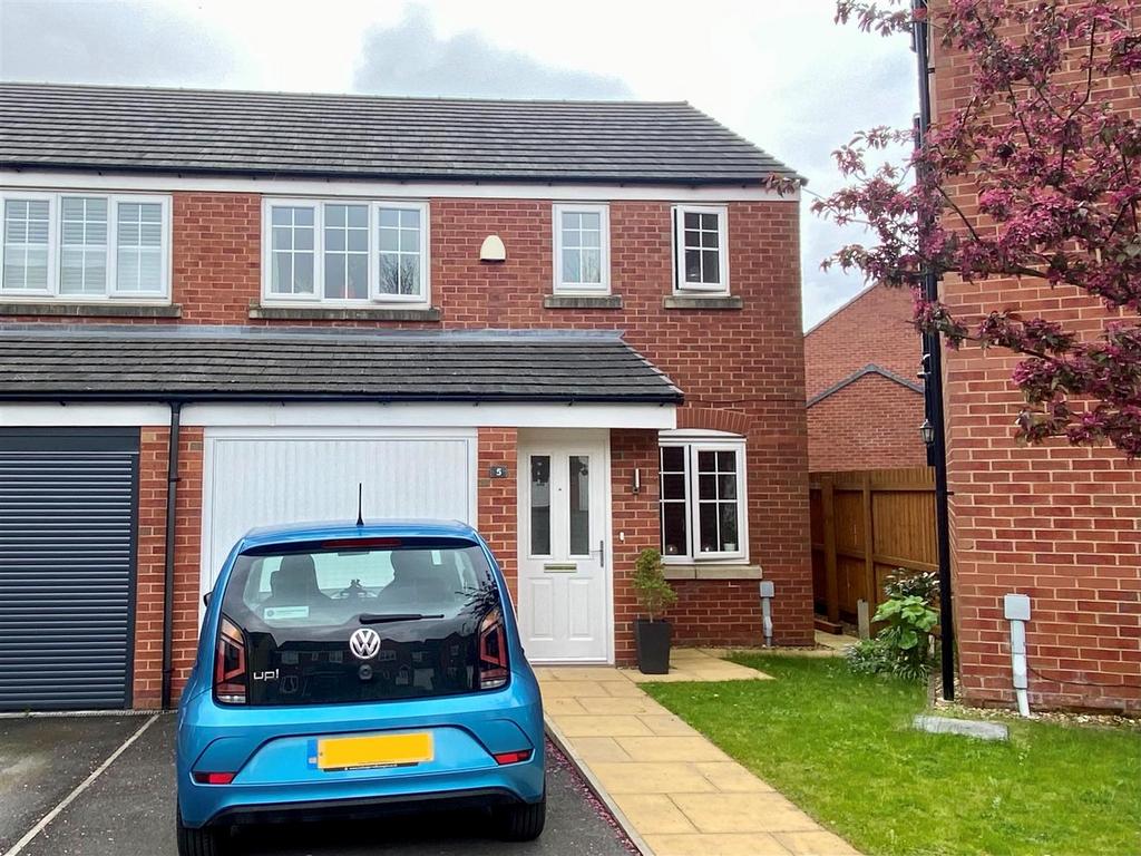 Storey Road, Disley, Stockport 3 bed semidetached house £350,000