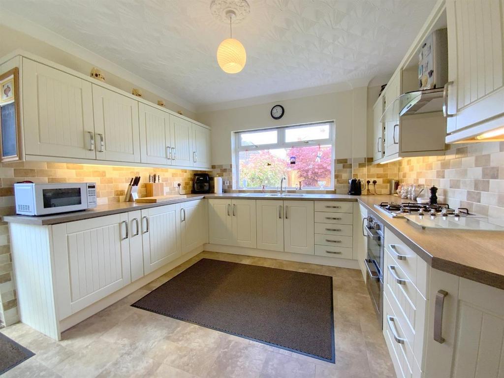 Taylors Avenue, Cleethorpes 2 bed bungalow for sale £250,000