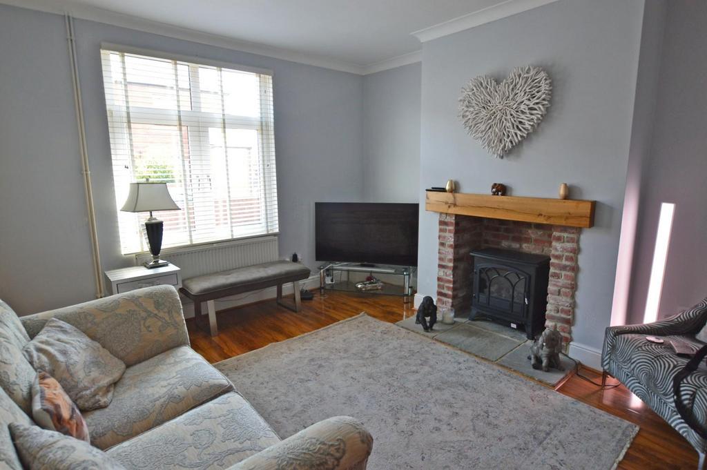 Onslow Terrace, Langley Moor, Durham 2 bed terraced house £650 pcm (£