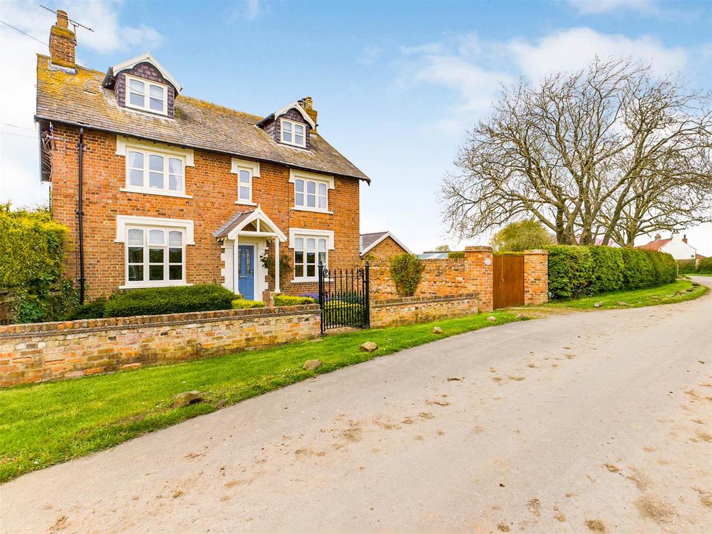 Dunnington, Driffield 4 bed detached house for sale £650,000