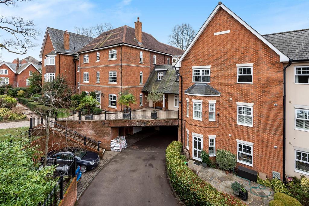 Reading Road, Wokingham, Berkshire, RG41 1AB 2 bed retirement property