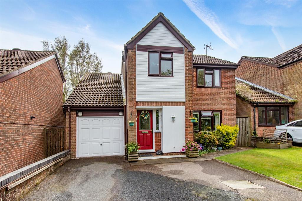 Bridger Way, Crowborough 4 bed detached house for sale £515,000