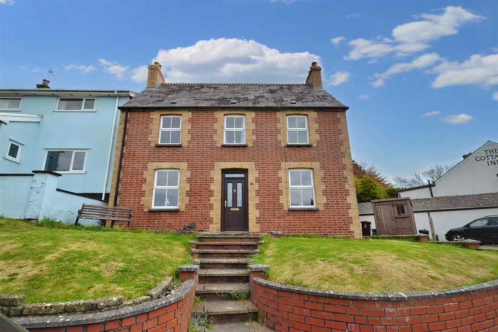 Main Street, Llangwm, Haverfordwest 3 bed detached house for sale £