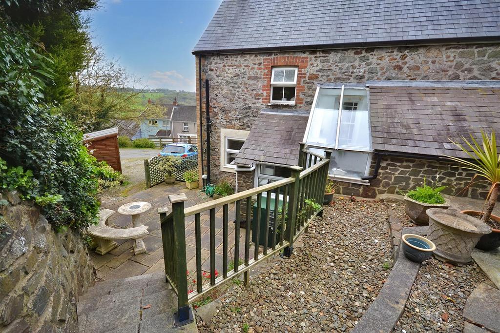 Main Street, Llangwm, Haverfordwest 3 bed detached house for sale £