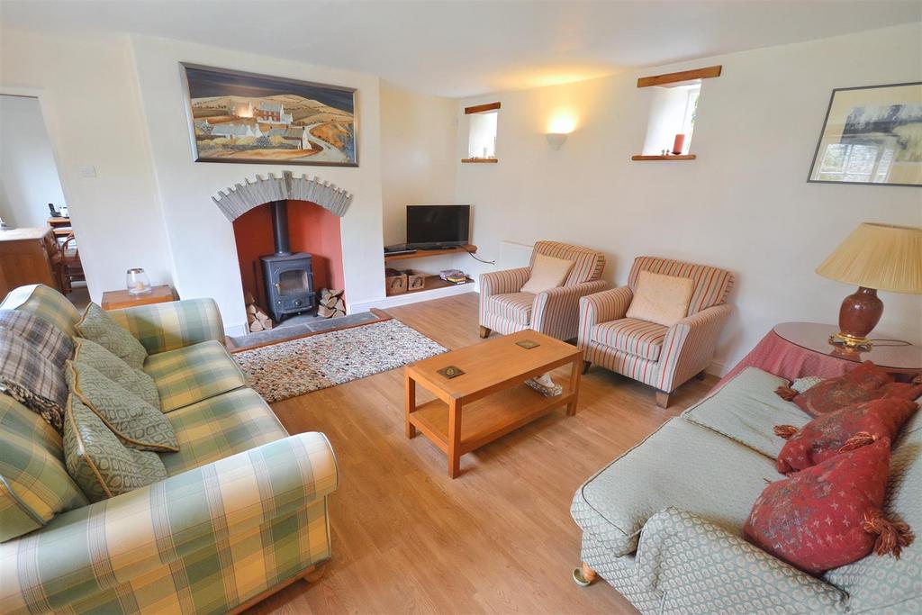 The Courtyard, Letterston, Haverfordwest 3 bed semidetached house for