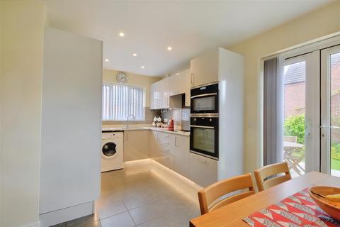 4 Bramwell Drive, Bramcote, Nottingham, NG9 3ST