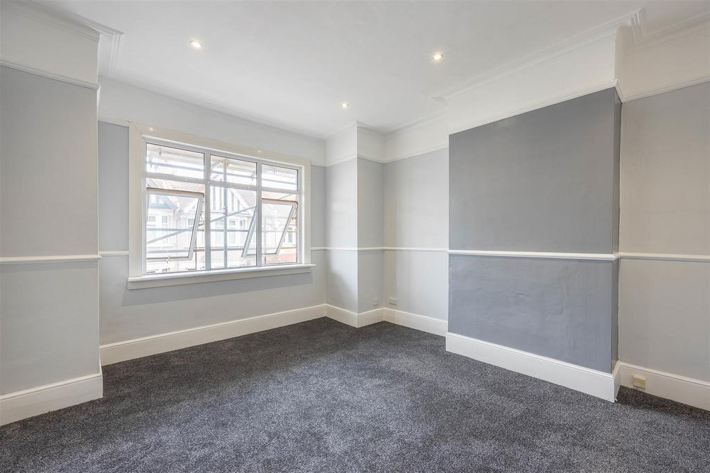 Hildaville Drive, WestcliffOnSea 1 bed property £180,000