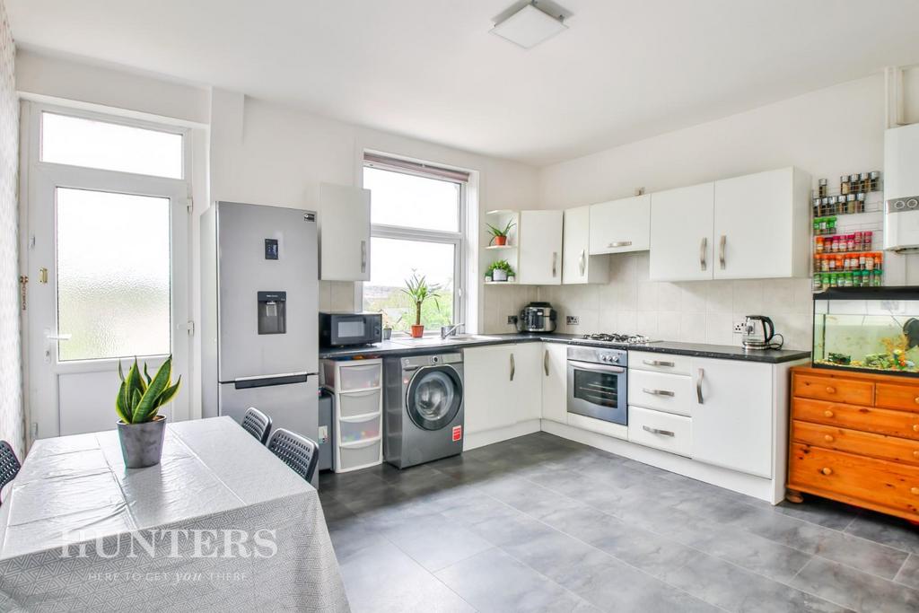 Dining kitchen