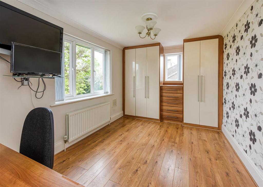 94 Codsall Road-bed3.jpg