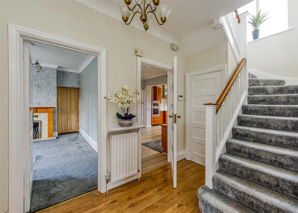 94 Codsall Road-hall.jpg